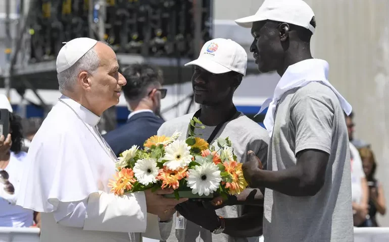 Papa denuncia tráfico humano e defende migrantes: 'Não há preço para seus corpos'