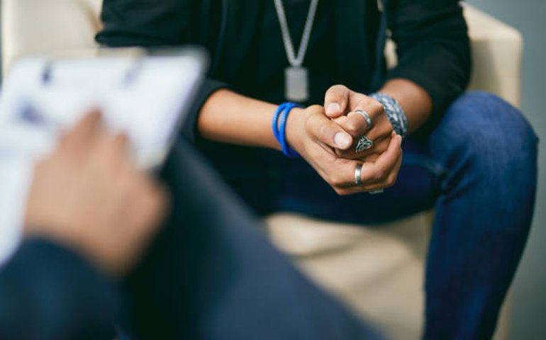 Comissão debate implementação de serviços de psicologia e assistência social em escolas públicas