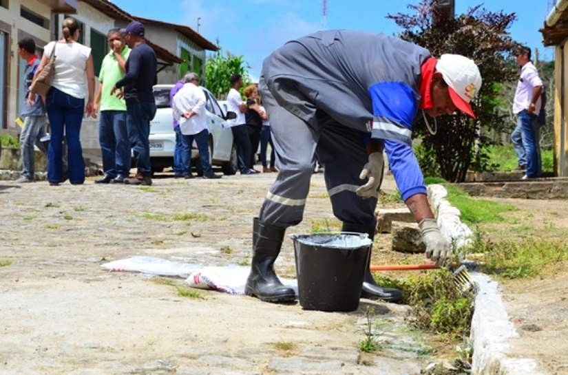 Trabalho de reeducandos deixa São Miguel dos Campos mais limpa