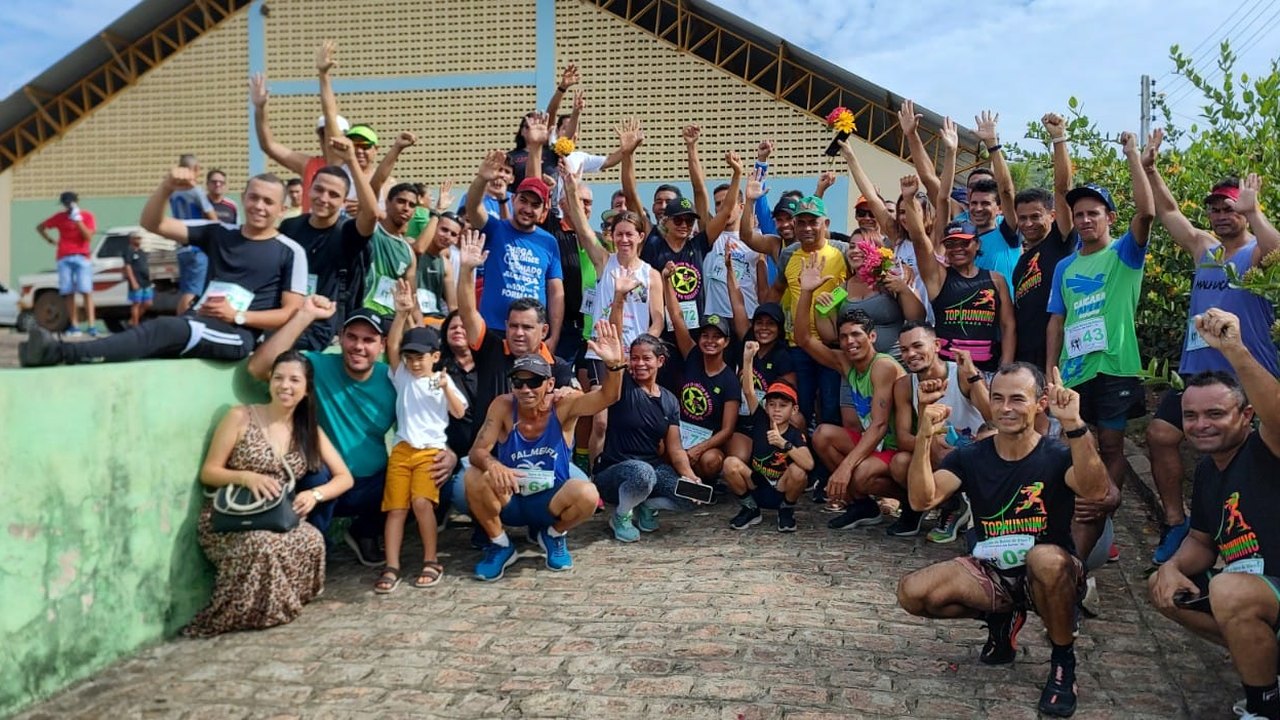 Atletas participam de eventos esportivos para comemorar o Dia das Mães, em Palmeira