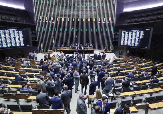 Câmara aprova imposto para compras internacionais de até US$ 50