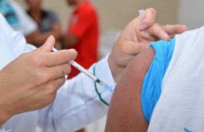 Vacinação contra a Influenza é ampliada para todos os alagoanos a partir de 6 meses de idade