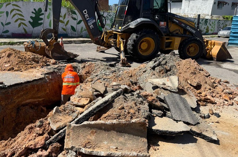 Infraestrutura substitui tubulações danificadas em dois pontos da Mangabeiras