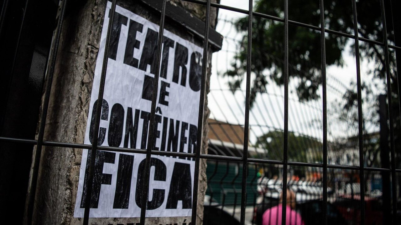 Teatro de Contêiner denuncia violência e 'interesse do capital' em ação de reintegração em SP