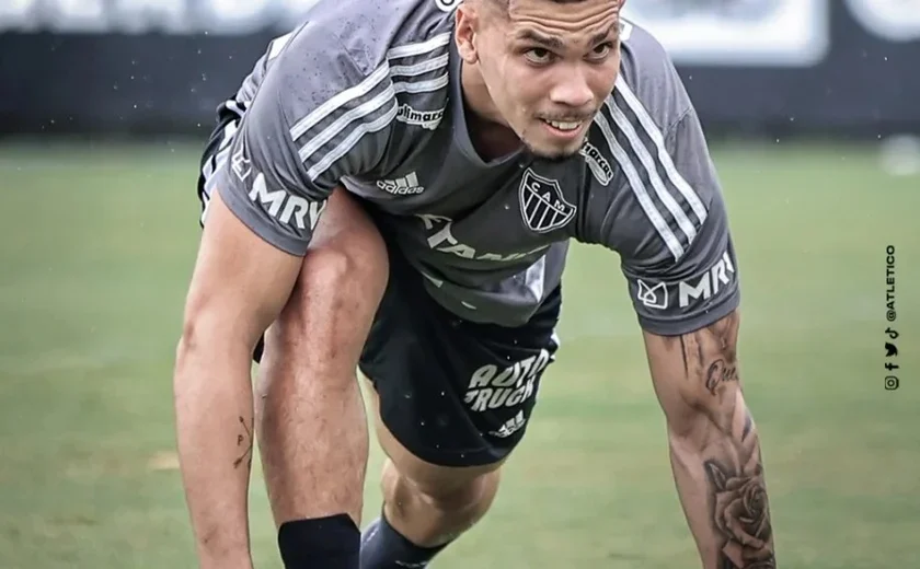 Paulinho revela lesão e passará por cirurgia no Atlético-MG; Vargas indica saída