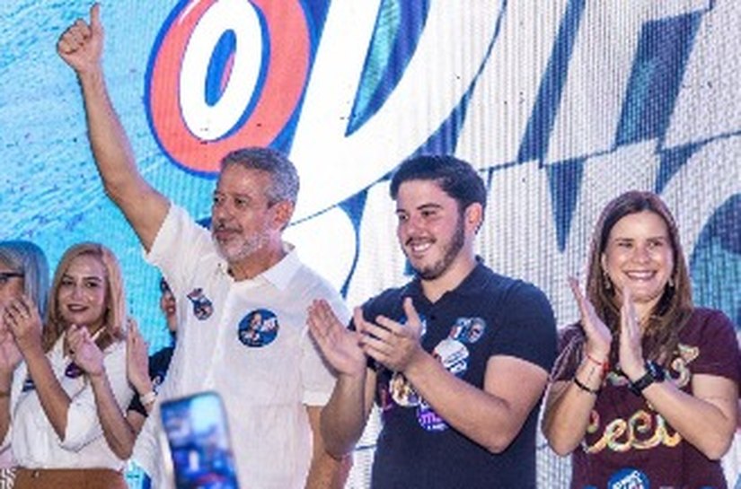 Ceci de Atalaia destaca trabalho de Arthur Lira durante inauguração de comitê em Maceió