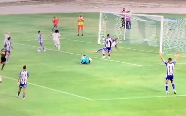 CSE surpreende e vence o CSA no Estádio Rei Pelé por 2 a 1