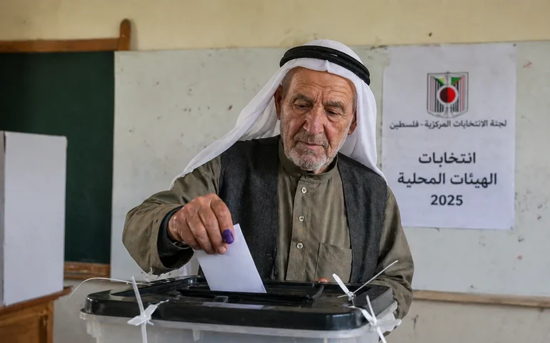 Palestina realiza primeira eleição municipal em mais de 20 anos