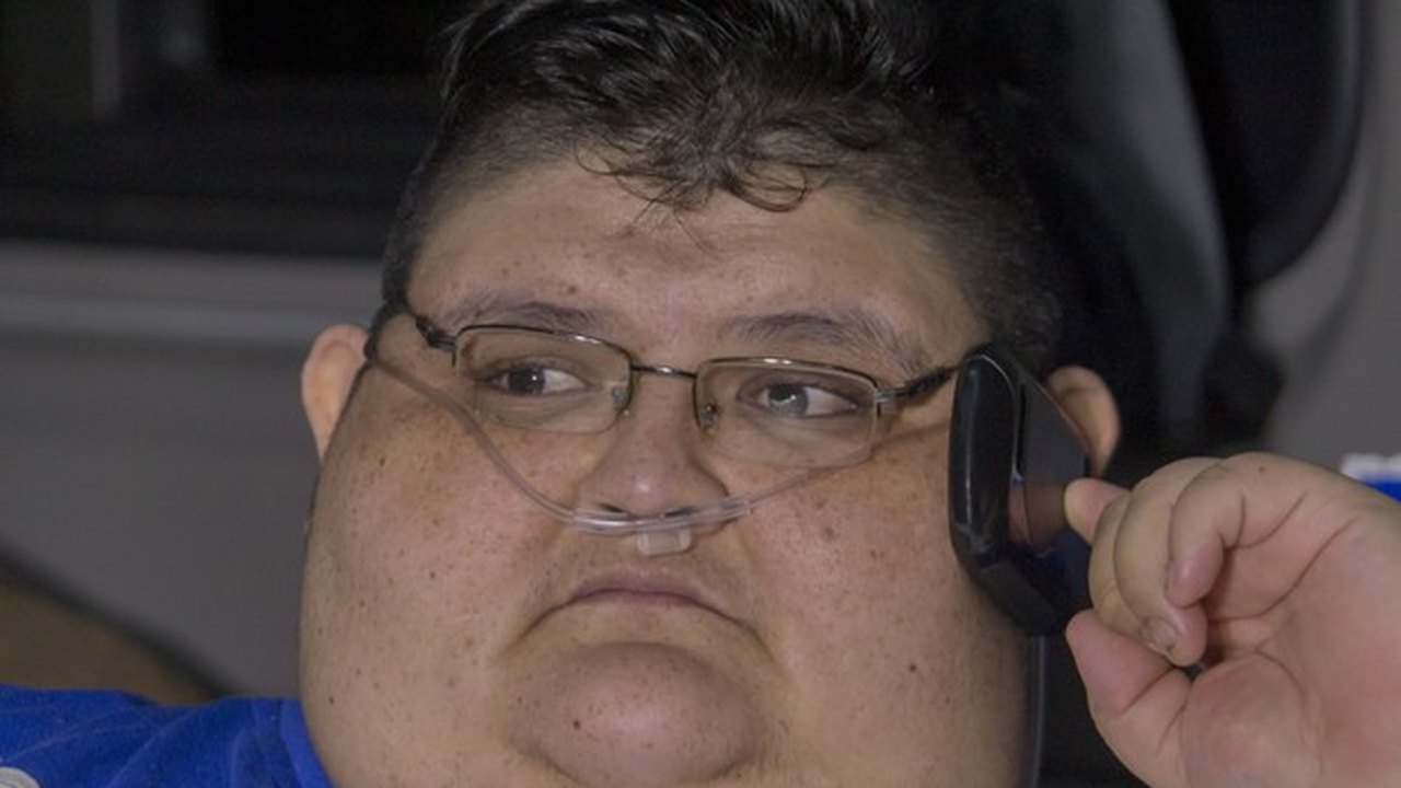 Mexicano que pesa 500 kg passa por avaliação para tentar voltar a caminhar