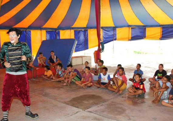 Arapiraca: Palhaço do Le Cirque dá oficina para alunos da Escola de Circo