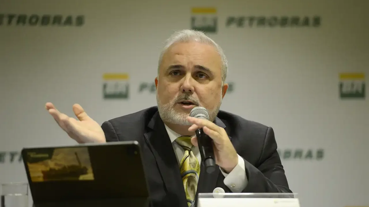 Prates ganha fôlego no comando da Petrobras; governo sinaliza pagamento de 50% de dividendos extraordinários