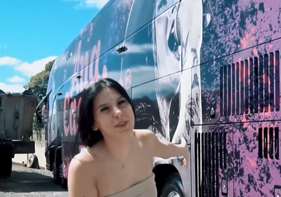 Conheça o novo ônibus de Ana Castela: 'É aqui que eu vou morar'