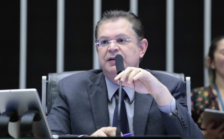 Líder do PL na Câmara diz que 'pessoalmente' é contra a cassação de Glauber Braga