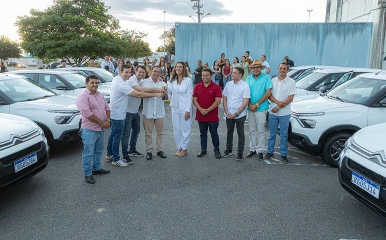 Arapiraca recebe frota com 12 veículos para ampliar ações de saúde