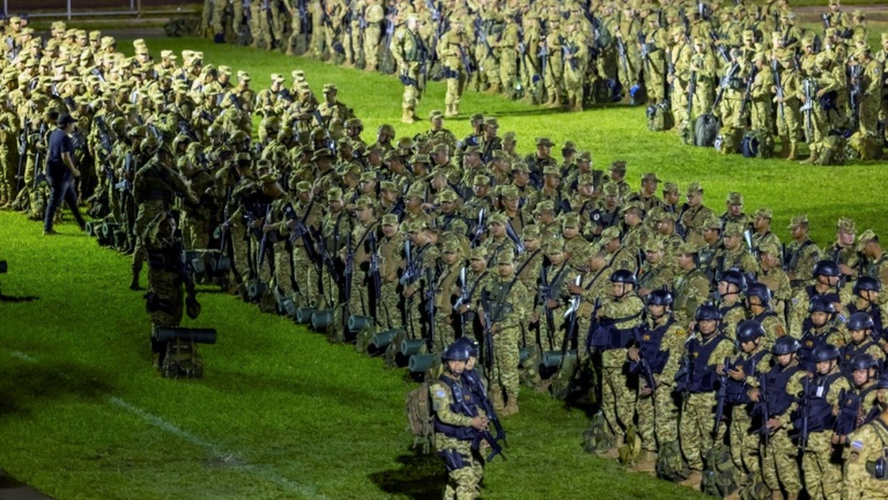 Bukele impõe cerco militar a uma região de El Salvador em mais uma medida para deter membros de gangues