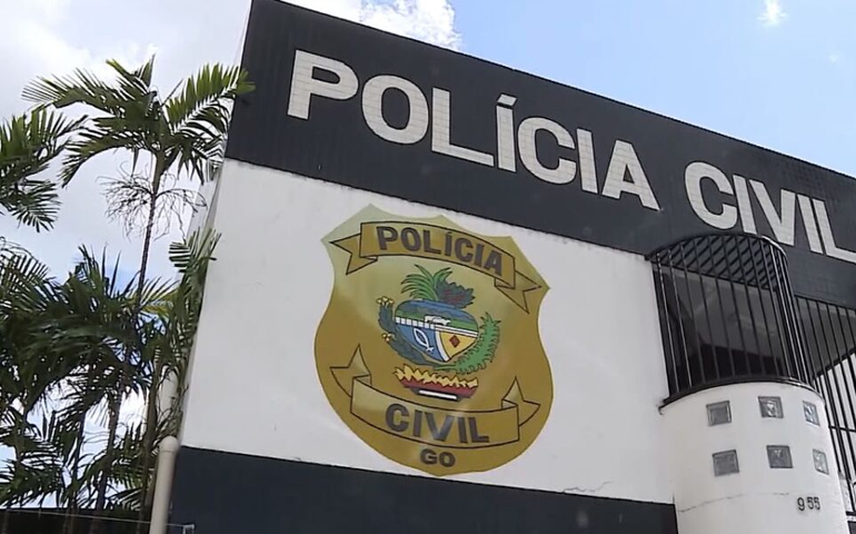 Jovem mata o tio lançando óleo quente em seu ouvido, diz polícia de GO
