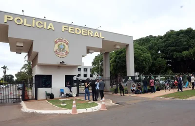 Remédios são levados para Bolsonaro, preso preventivamente em Brasília