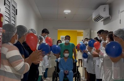 Jovem de 16 anos recebe alta após transplante cardíaco no Hospital do Coração Alagoano