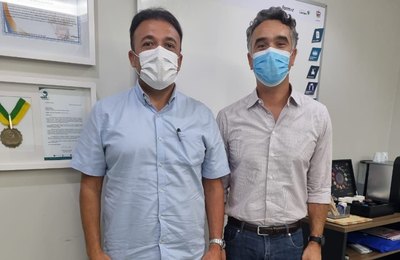 Prefeito Theobaldo Cintra garante mais dois novos ônibus escolares para Major Izidoro 