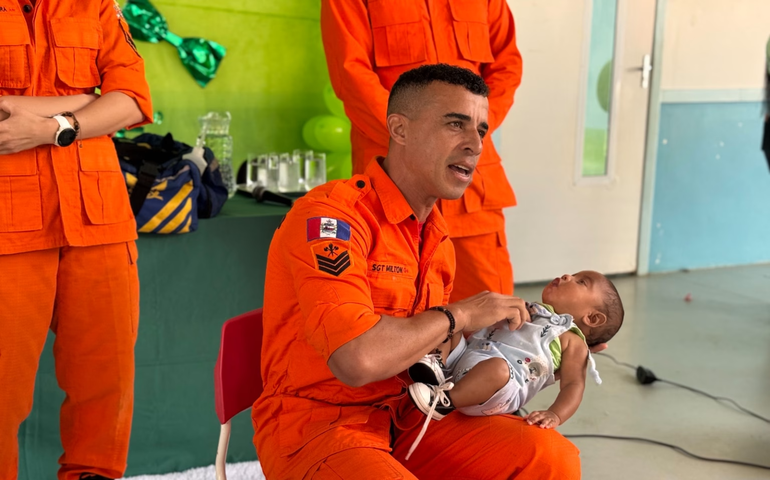 Semana do Agosto Dourado orienta sobre técnicas de primeiros socorros em creches de Penedo