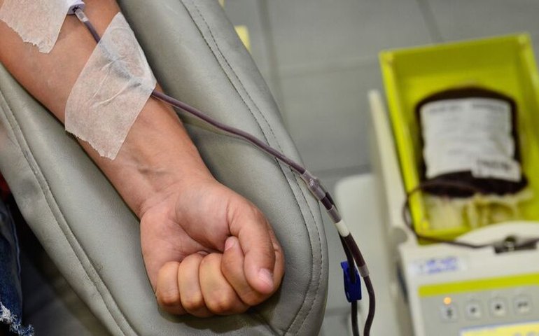Hemorio faz 77 anos com campanha de doação de sangue e de livros
