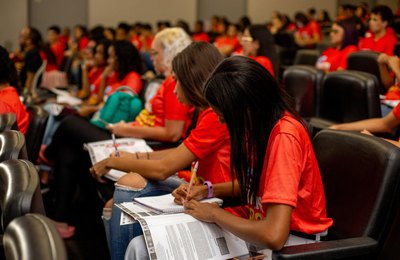 Semed firma parcerias com eventos que beneficiarão estudantes de Maceió