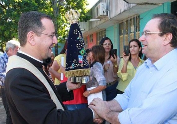 Orações e bênçãos na visita da Padroeira do Brasil à Educação