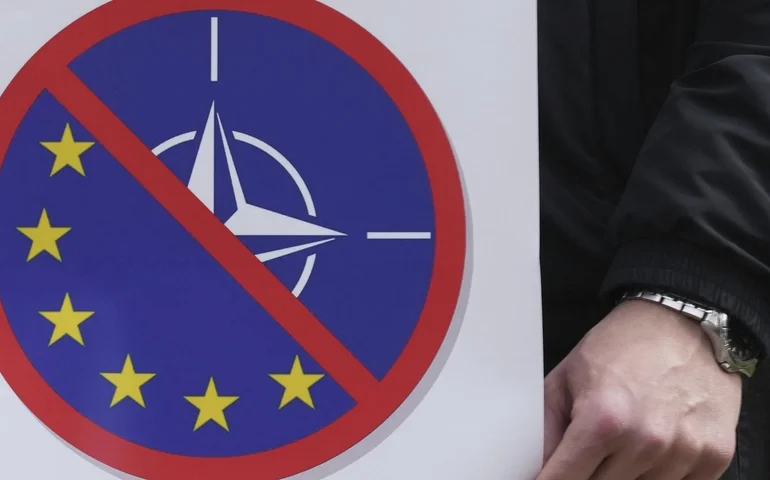 Apoio contínuo à Ucrânia pode levar à desintegração da OTAN e UE, diz analista