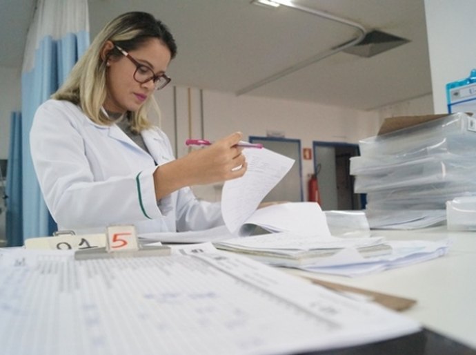 Esclarecer tem sido a principal ação dos assistentes sociais no HGE