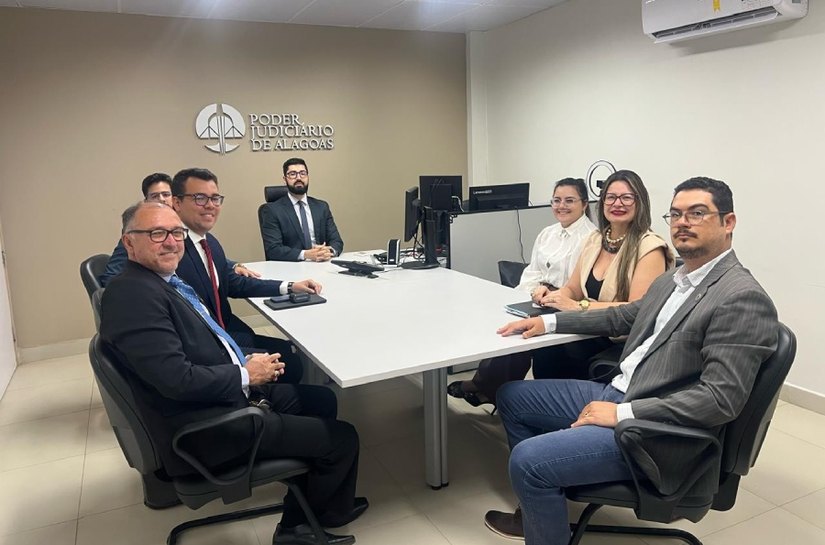 2ª Vara Cível de Palmeira dos Índios recebe visita institucional da OAB