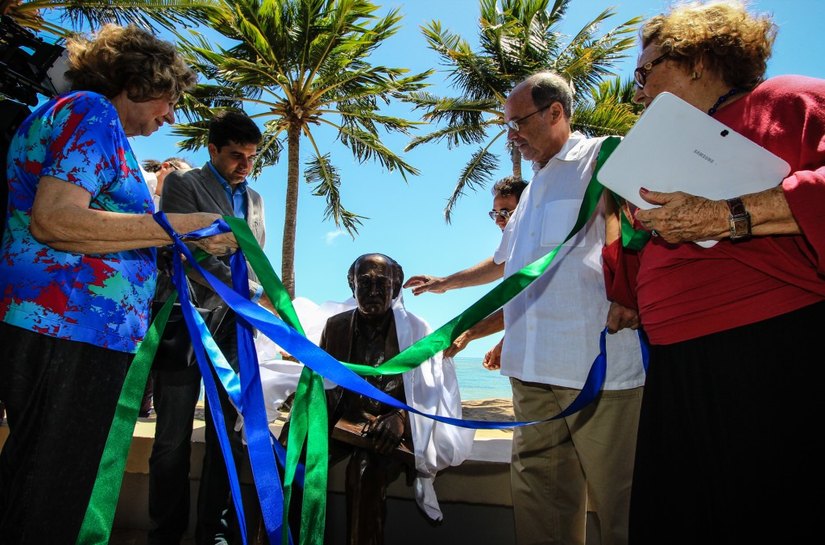 Maceió 200 anos: prefeito inaugura esculturas na orla