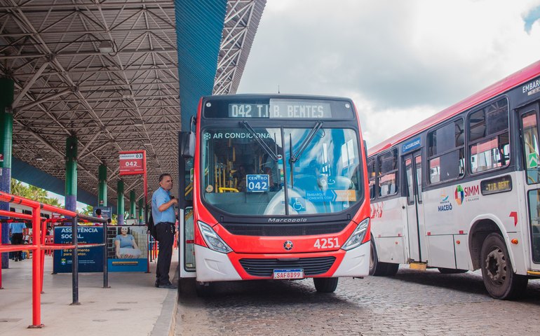 DMTT divulga esquema especial de ônibus para feriado e domingos de dezembro