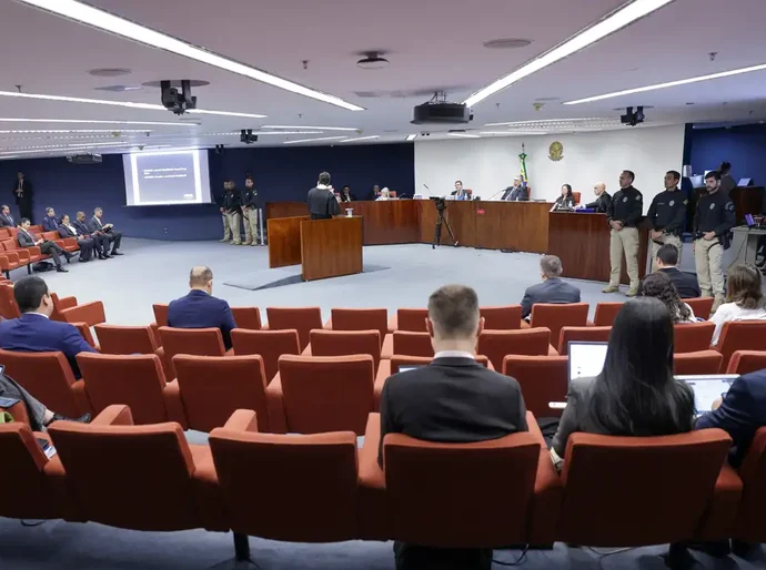 Moraes vota por rejeitar recurso de réus do Núcleo 3 da trama golpista