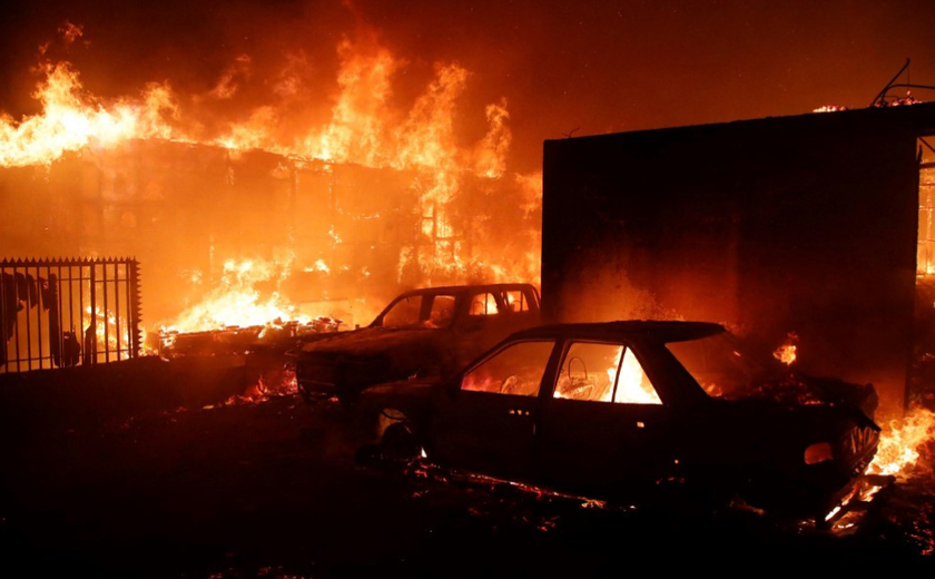 Número de mortos por incêndios florestais no Chile sobe para 100