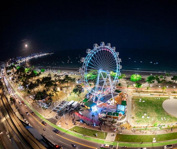 JHC inaugura roda-gigante e reforça potencial turístico e econômico de Maceió