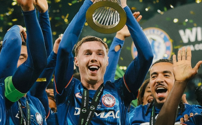 Chelsea vira sobre o Betis, ganha Liga Conferência e é 1º a erguer principais títulos da Europa