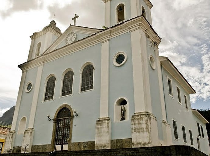 Turismo em quatro roteiros fluminenses