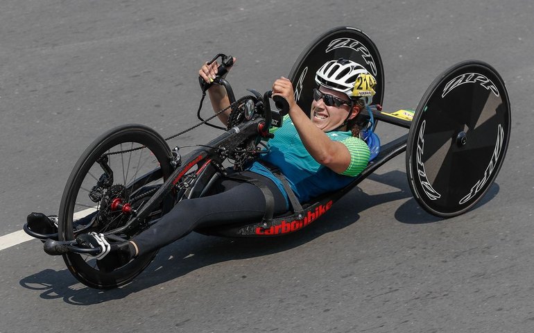 Jady Malavazzi conquista mundial de paraciclismo