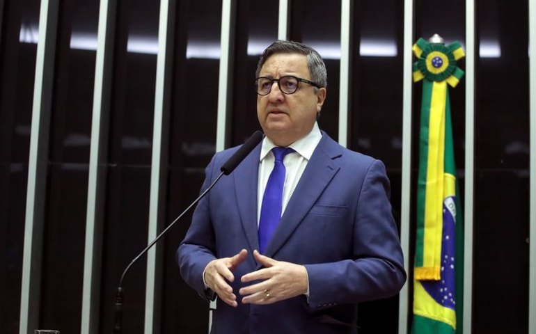 Câmara aprova projeto que proíbe cobrança para sindicatos na folha de aposentados do INSS