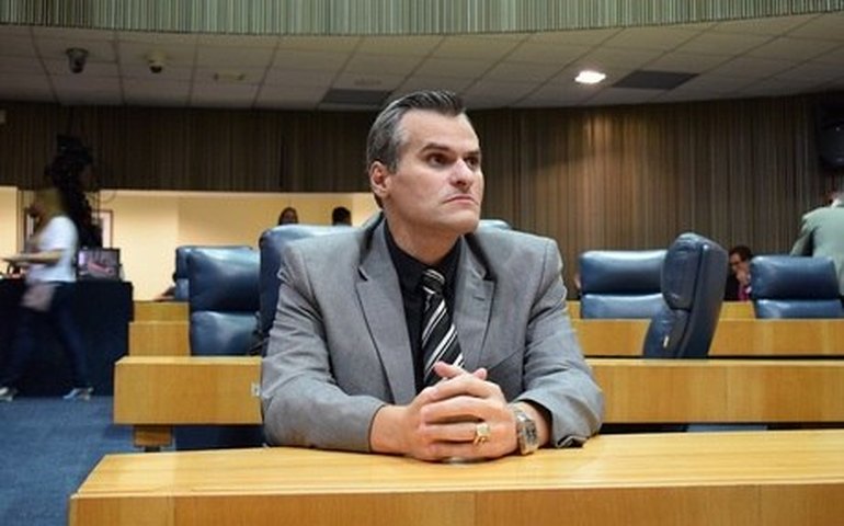 Projeto que prevê abstinência sexual &#8216;não é ideológico&#8217;, diz vereador de SP
