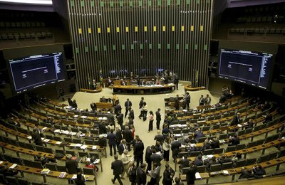 Bancada feminina cresce, mas recebe parentes de políticos tradicionais