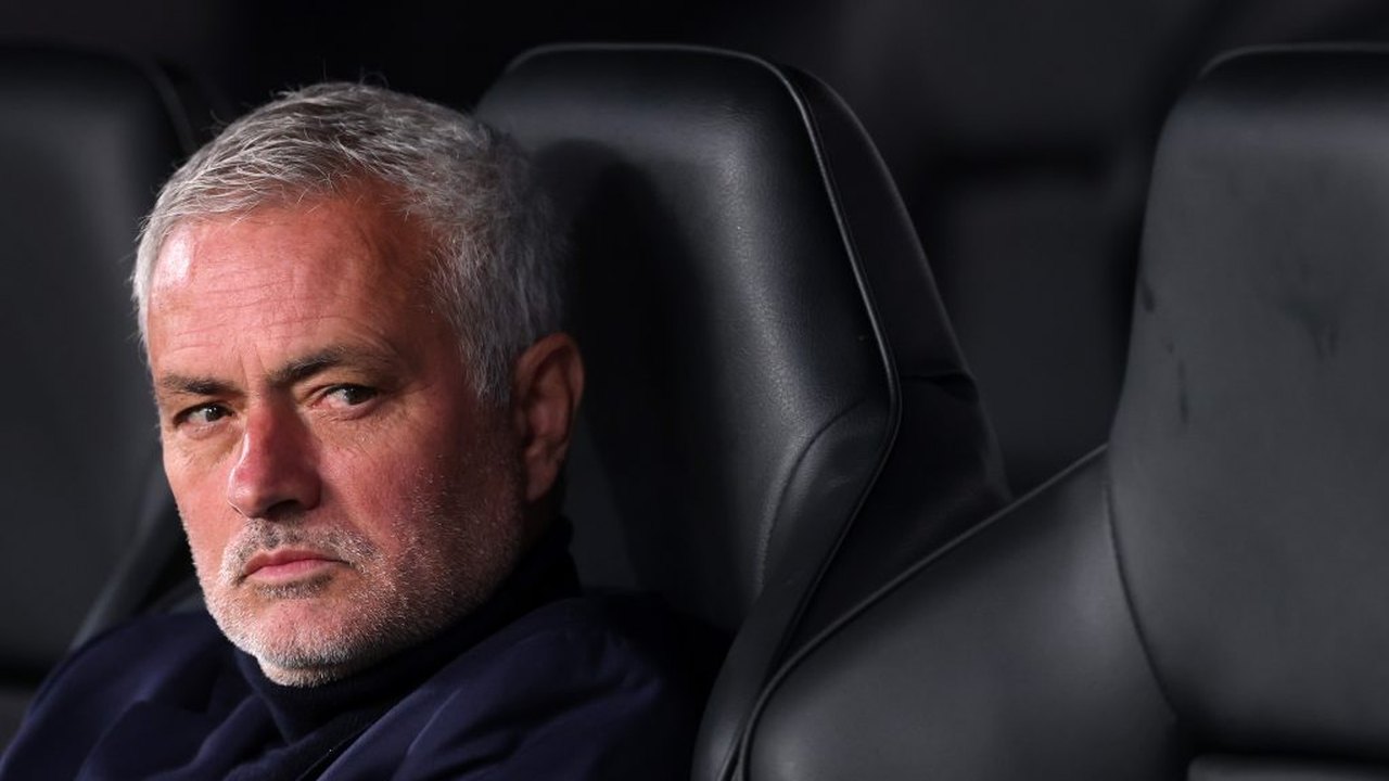Mourinho ironiza jornalistas e critica VAR após vitória do Real Madrid
