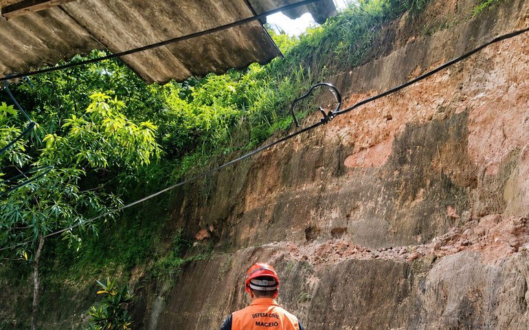 Chuva intensa: como a Defesa Civil atua após temporais em Maceió