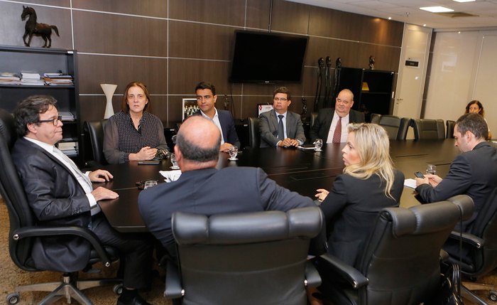 Tutmés Airan discutiu a desocupação das áreas de risco durante reunião com a conselheira Maria Tereza Uille e com representantes da Corregedoria