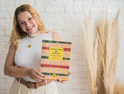 6 - Eliza Morenno, criadora do Projeto Bibliomala – Crédito fotográfico Gabi Furlan.jpg 