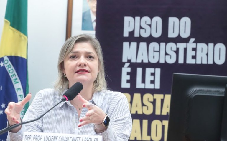 Comissão debate projeto que considera improbidade administrativa descumprir normas sobre piso salarial