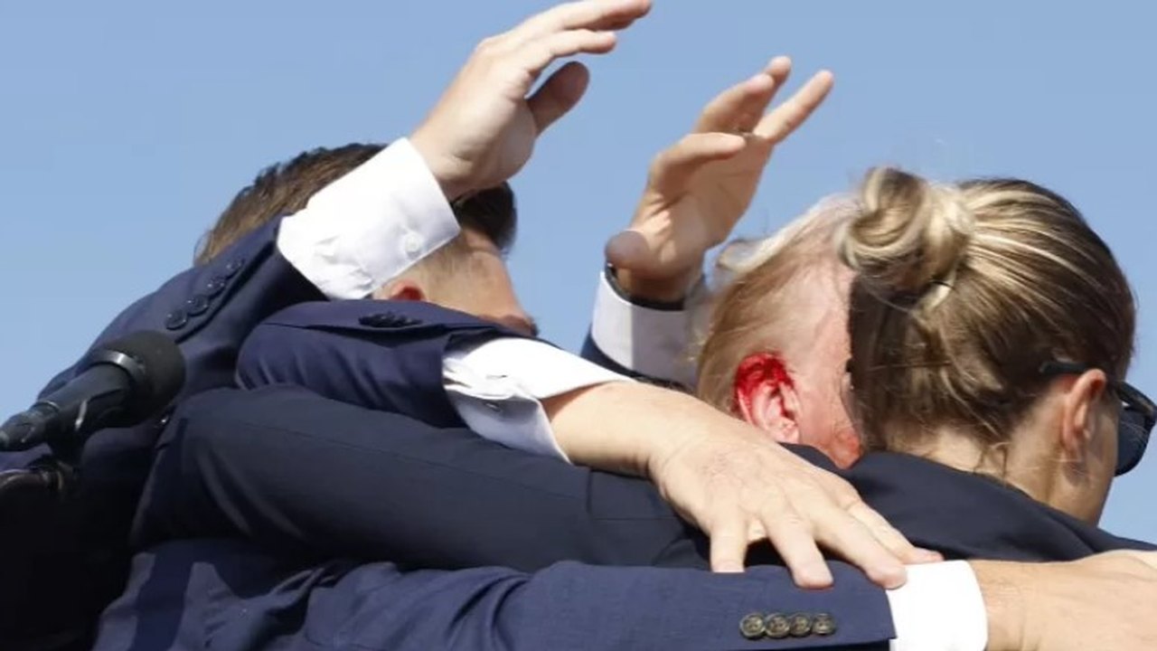 Trump se manifesta pela primeira vez após ataque em comício e diz que foi 'atingido por uma bala que perfurou sua orelha direita'
