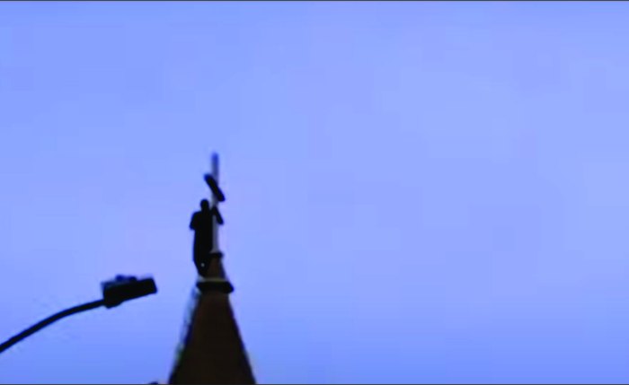 Homem está na torre desde terça-feira Homem está na torre desde terça-feira