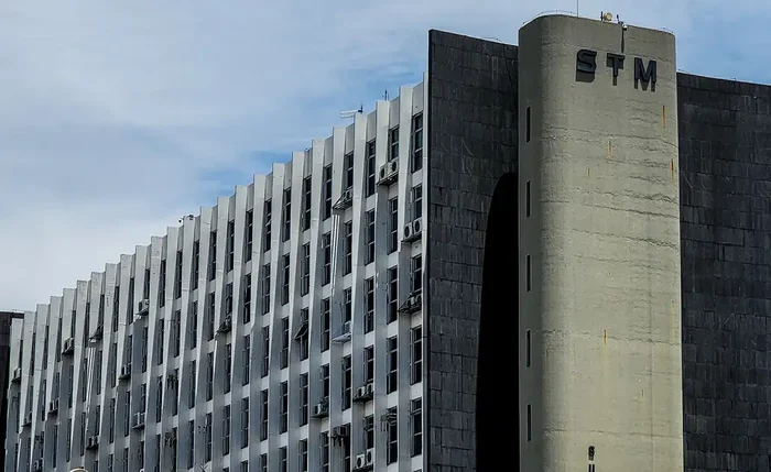 Valores estouram em muito o teto constitucional do funcionalismo, de R$ 44 mil Valores estouram em muito o teto constitucional do funcionalismo, de R$ 44 mil