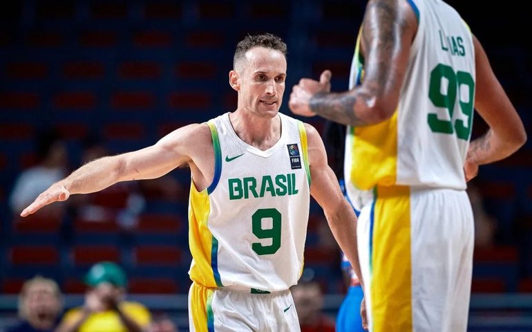 Brasil derruba Filipinas e vai decidir vaga olímpica contra a Letônia